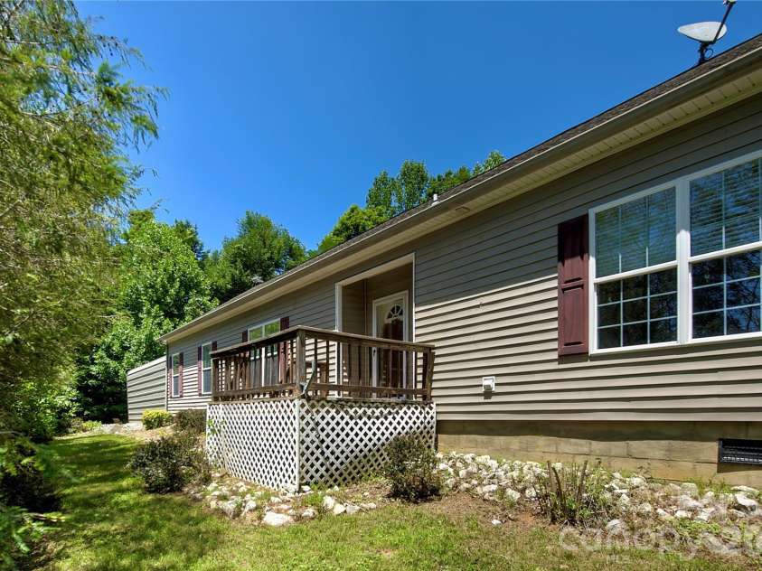 498 Broad Branch Road, Bakersville, NC 28705.  MLS# CAR4400220, YatesRealty ID 36650. 