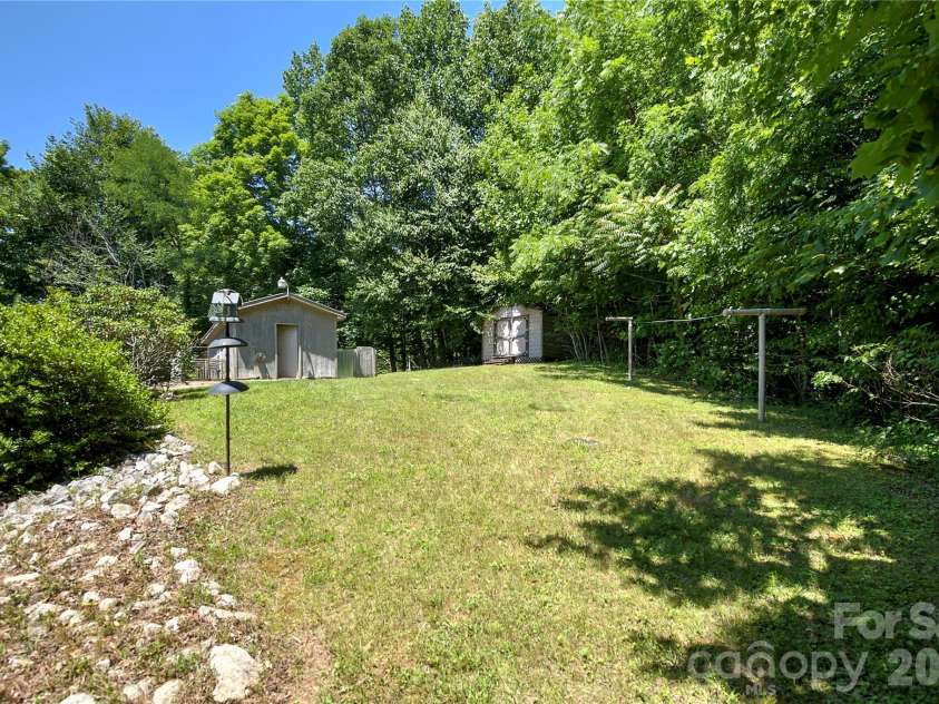 498 Broad Branch Road, Bakersville, NC 28705.  MLS# CAR4400220, YatesRealty ID 36650. 