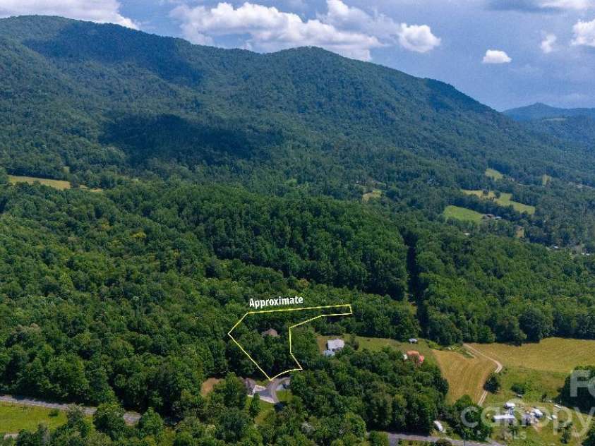 498 Broad Branch Road, Bakersville, NC 28705.  MLS# CAR4400220, YatesRealty ID 36650. 