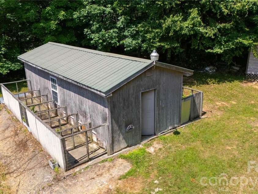 498 Broad Branch Road, Bakersville, NC 28705.  MLS# CAR4400220, YatesRealty ID 36650. 