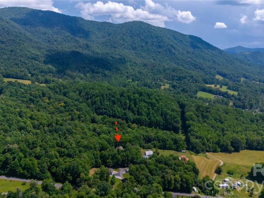 498 Broad Branch Road, Bakersville, NC 28705.  MLS# CAR4400220, YatesRealty ID 36650. 