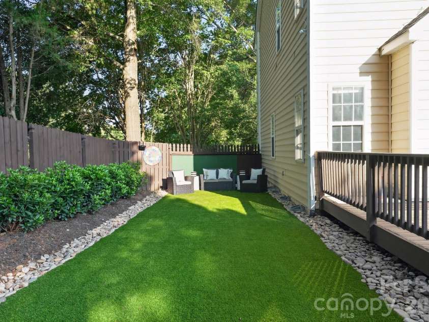 10513 Orchid Hill Lane, Charlotte, NC 28277.  MLS# CAR4399176, YatesRealty ID 36651. 
