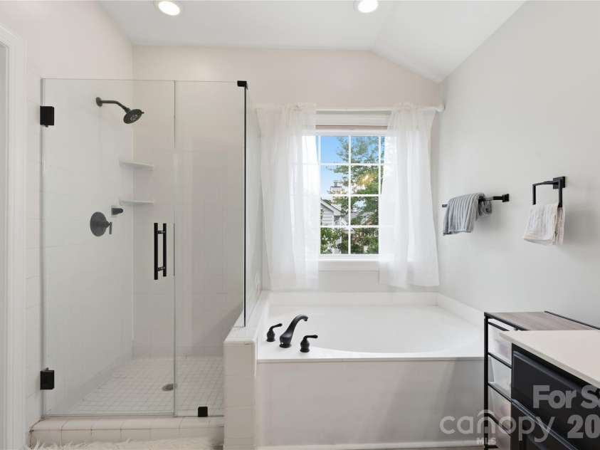 10513 Orchid Hill Lane, Charlotte, NC 28277.  MLS# CAR4399176, YatesRealty ID 36651. 