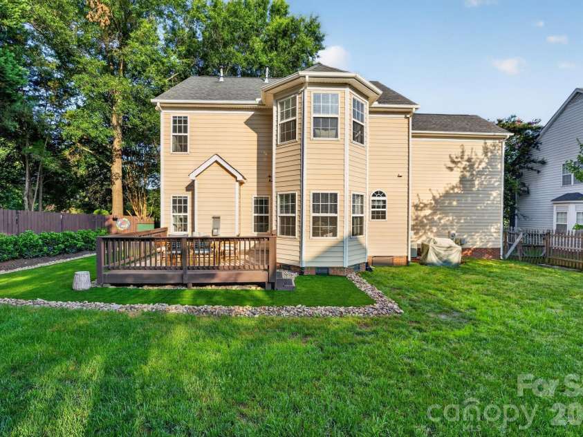 10513 Orchid Hill Lane, Charlotte, NC 28277.  MLS# CAR4435829, YatesRealty ID 36651. 