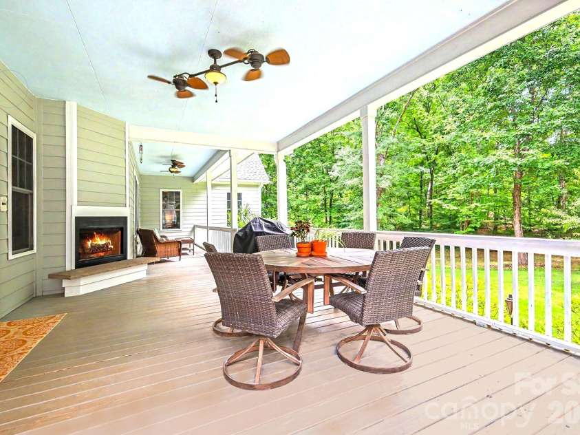 650 Elmhurst Drive, Fort Mill, SC 29715.  MLS# CAR4396878, YatesRealty ID 36653. 