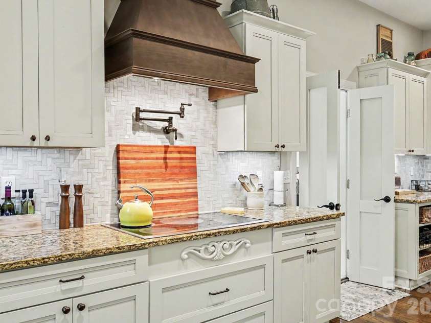 650 Elmhurst Drive, Fort Mill, SC 29715.  MLS# CAR4396878, YatesRealty ID 36653. 