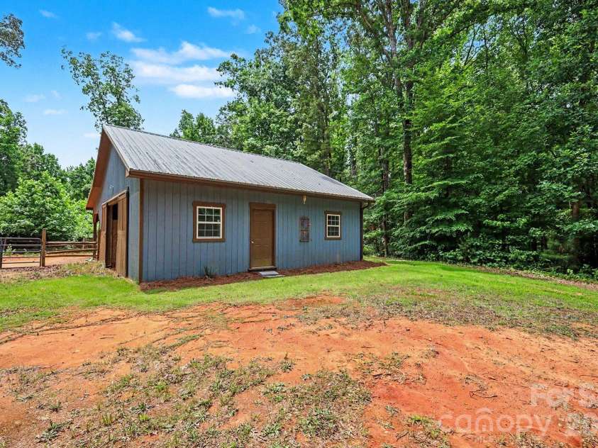 650 Elmhurst Drive, Fort Mill, SC 29715.  MLS# CAR4396878, YatesRealty ID 36653. BARH