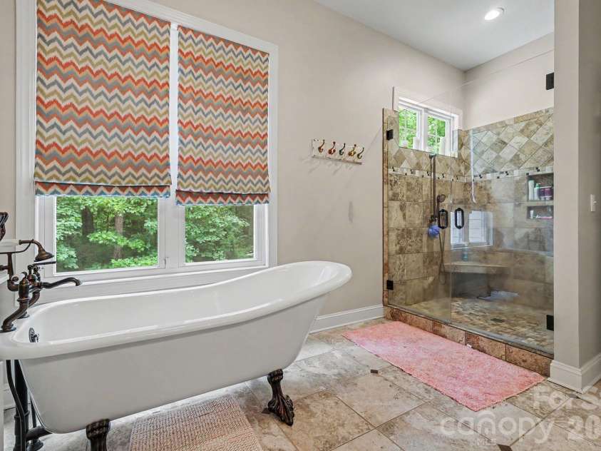 650 Elmhurst Drive, Fort Mill, SC 29715.  MLS# CAR4396878, YatesRealty ID 36653. PRIMARY ENSUITE BATH