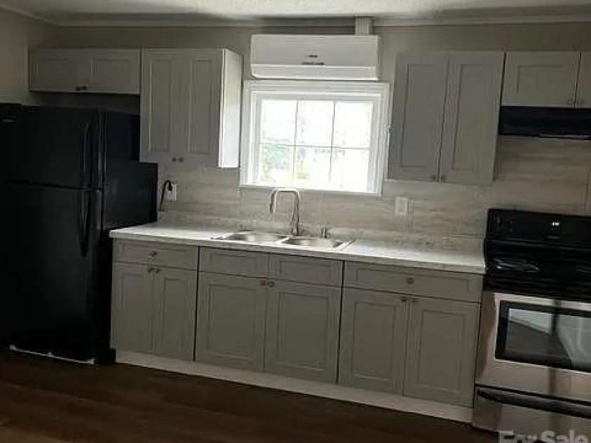 105 Pugh Street, Lexington, NC 27292.  MLS# CAR4403192, YatesRealty ID 36654. 