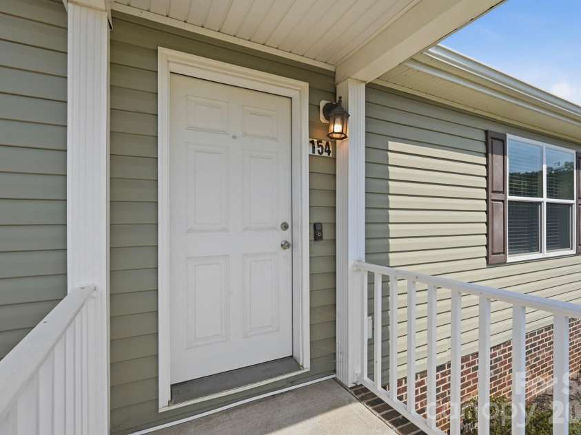 154 Back Acres Lane, Kannapolis, NC 28081.  MLS# CAR4402873, YatesRealty ID 36655. 