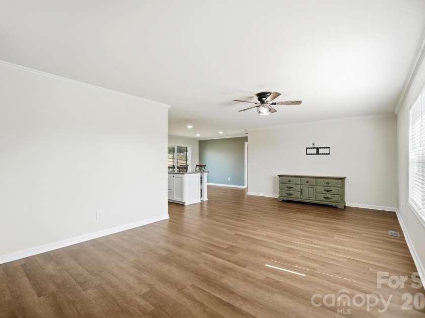 154 Back Acres Lane, Kannapolis, NC 28081.  MLS# CAR4402873, YatesRealty ID 36655. 