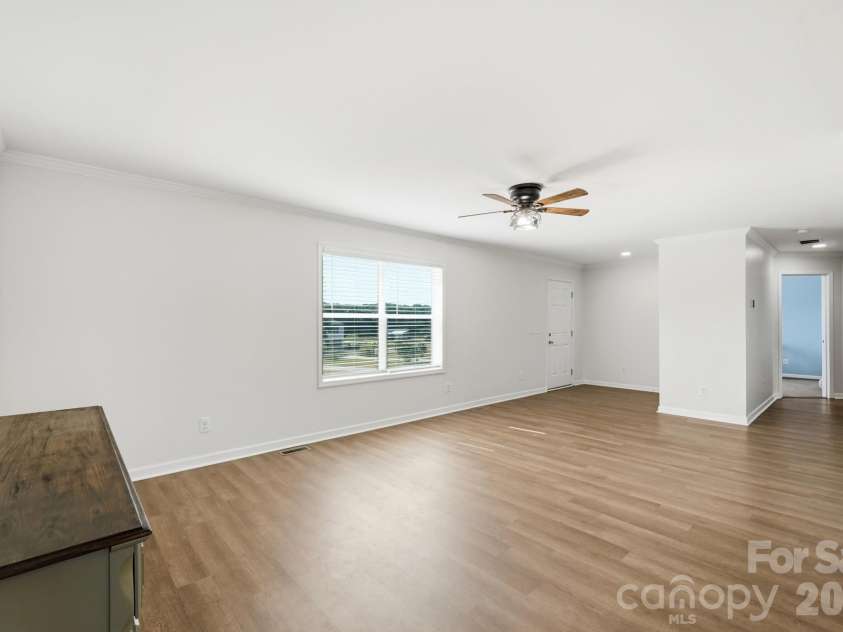 154 Back Acres Lane, Kannapolis, NC 28081.  MLS# CAR4402873, YatesRealty ID 36655. 