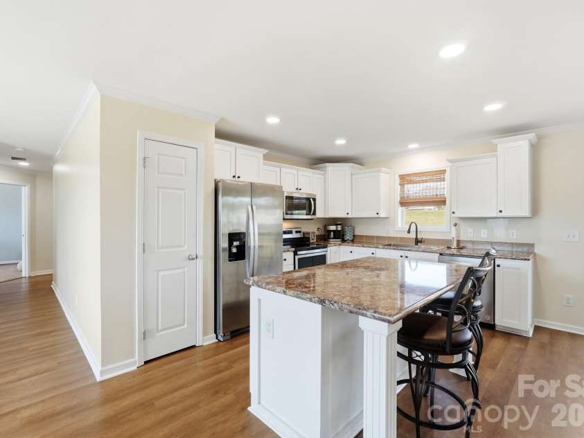 154 Back Acres Lane, Kannapolis, NC 28081.  MLS# CAR4402873, YatesRealty ID 36655. 