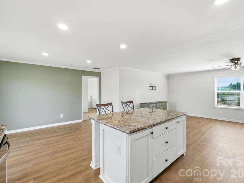 154 Back Acres Lane, Kannapolis, NC 28081.  MLS# CAR4402873, YatesRealty ID 36655. 