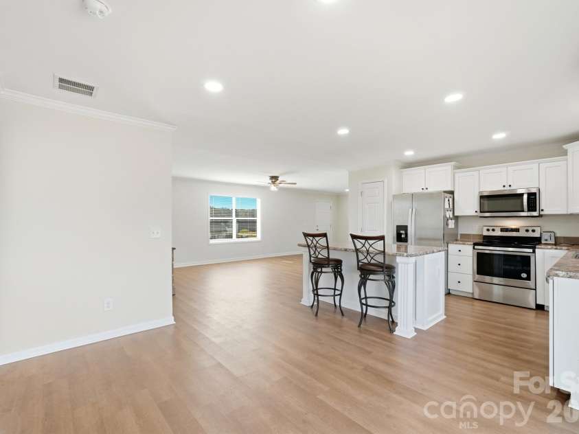 154 Back Acres Lane, Kannapolis, NC 28081.  MLS# CAR4402873, YatesRealty ID 36655. 