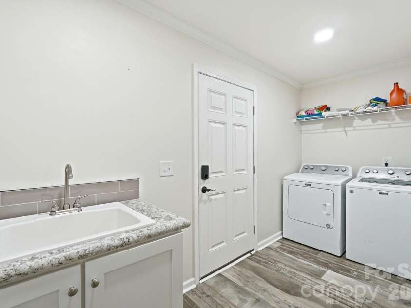 154 Back Acres Lane, Kannapolis, NC 28081.  MLS# CAR4402873, YatesRealty ID 36655. Laundry room