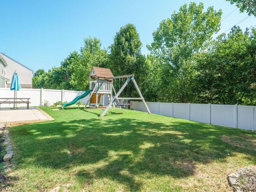 17120 Caldwell Track Drive, Huntersville, NC 28078.  MLS# CAR4402971, YatesRealty ID 36656. 