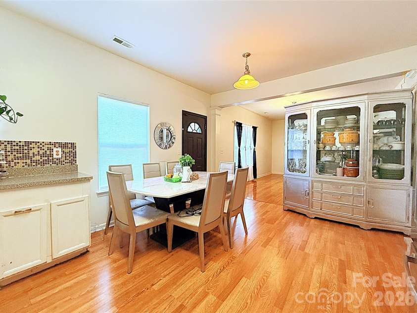 8703 Earthenware Drive, Charlotte, NC 28269.  MLS# CAR4402964, YatesRealty ID 36657. 