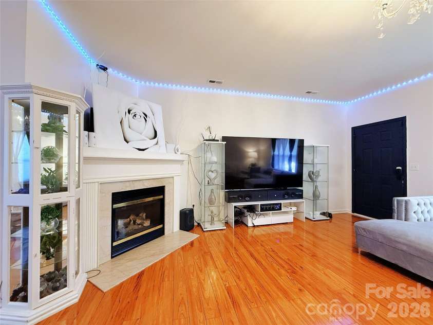 8703 Earthenware Drive, Charlotte, NC 28269.  MLS# CAR4402964, YatesRealty ID 36657. 