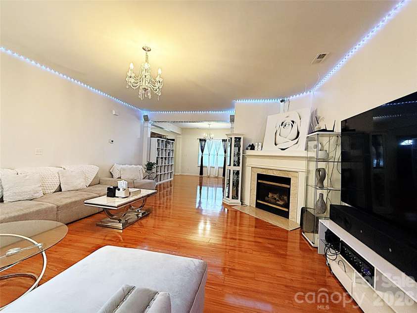 8703 Earthenware Drive, Charlotte, NC 28269.  MLS# CAR4402964, YatesRealty ID 36657. 