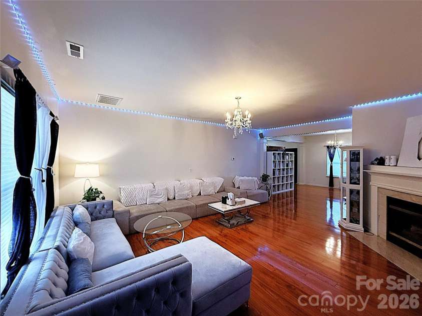 8703 Earthenware Drive, Charlotte, NC 28269.  MLS# CAR4402964, YatesRealty ID 36657. 