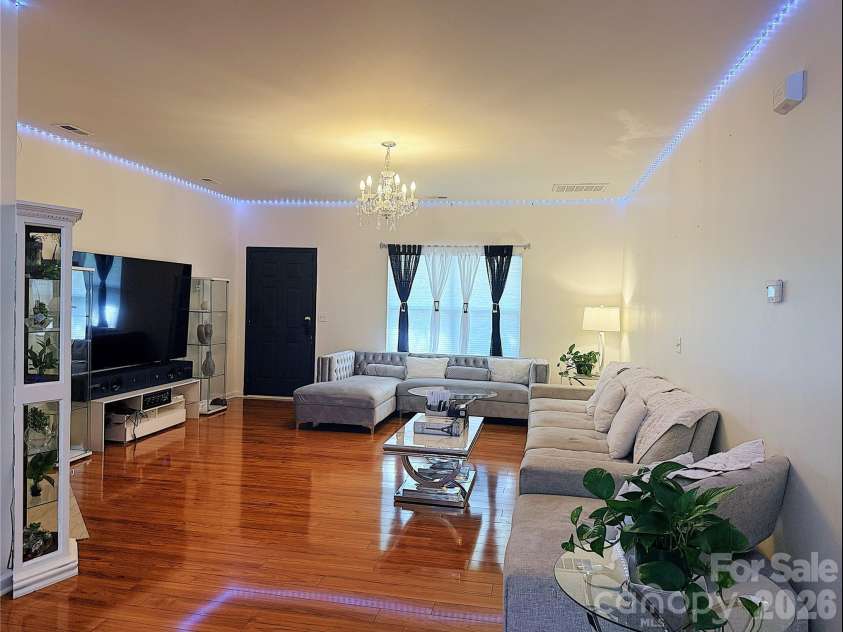 8703 Earthenware Drive, Charlotte, NC 28269.  MLS# CAR4402964, YatesRealty ID 36657. 