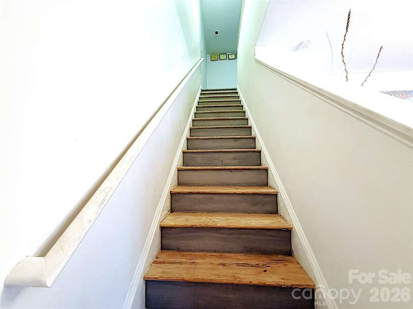 8703 Earthenware Drive, Charlotte, NC 28269.  MLS# CAR4402964, YatesRealty ID 36657. 