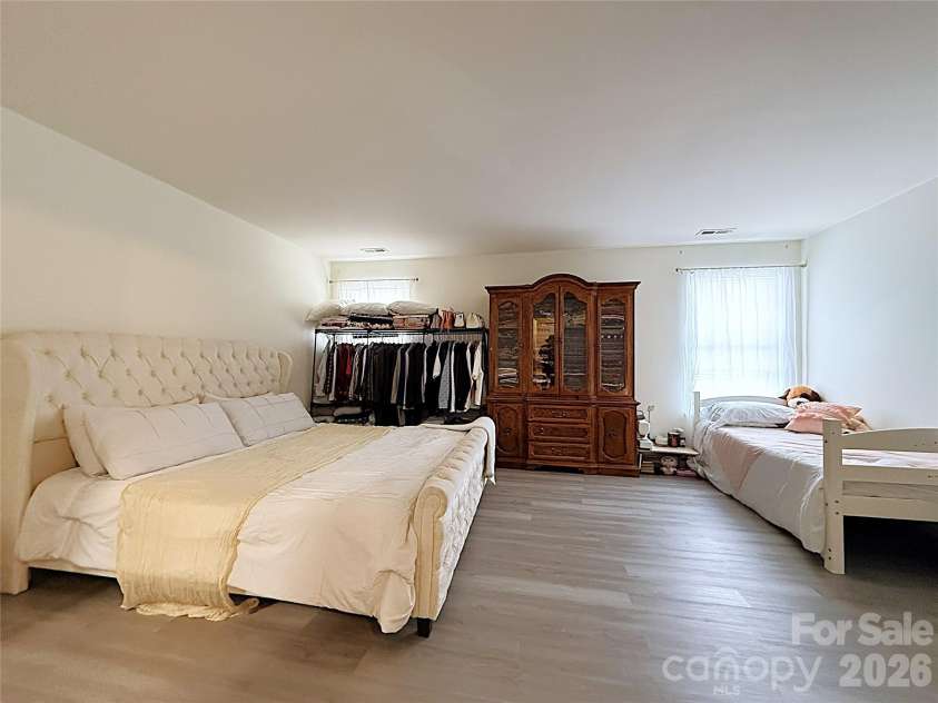8703 Earthenware Drive, Charlotte, NC 28269.  MLS# CAR4402964, YatesRealty ID 36657. 