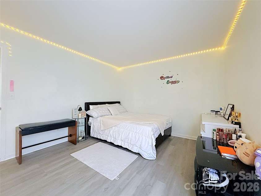 8703 Earthenware Drive, Charlotte, NC 28269.  MLS# CAR4402964, YatesRealty ID 36657. 