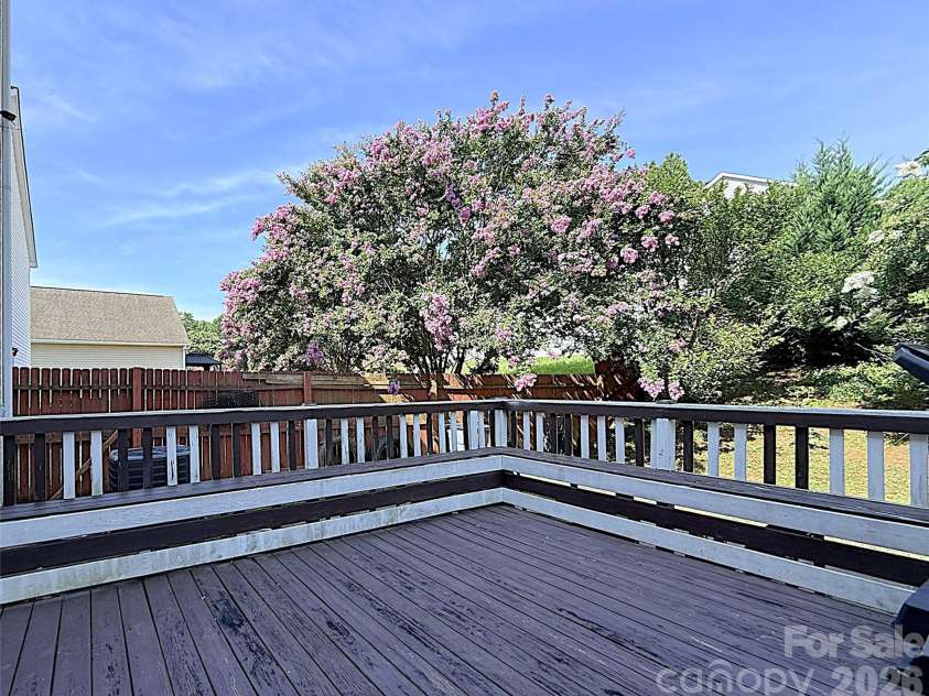 8703 Earthenware Drive, Charlotte, NC 28269.  MLS# CAR4402964, YatesRealty ID 36657. 