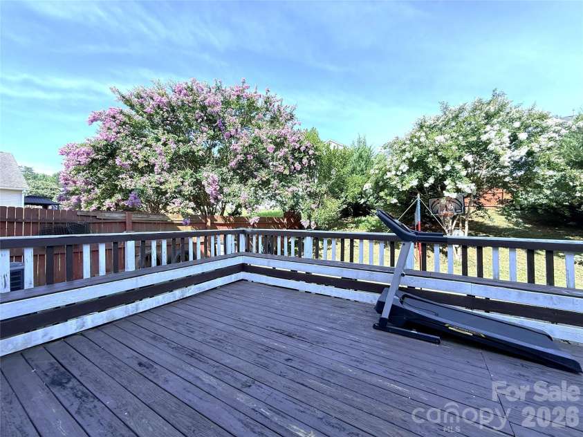 8703 Earthenware Drive, Charlotte, NC 28269.  MLS# CAR4402964, YatesRealty ID 36657. 