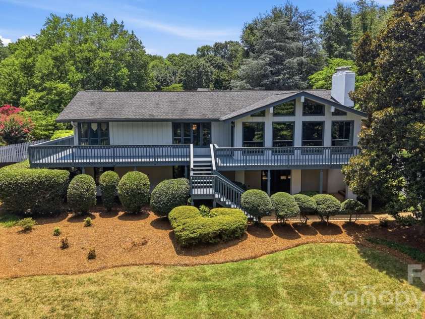 1507 Heatherloch Drive, Gastonia, NC 28054.  MLS# CAR4402680, YatesRealty ID 36658. 