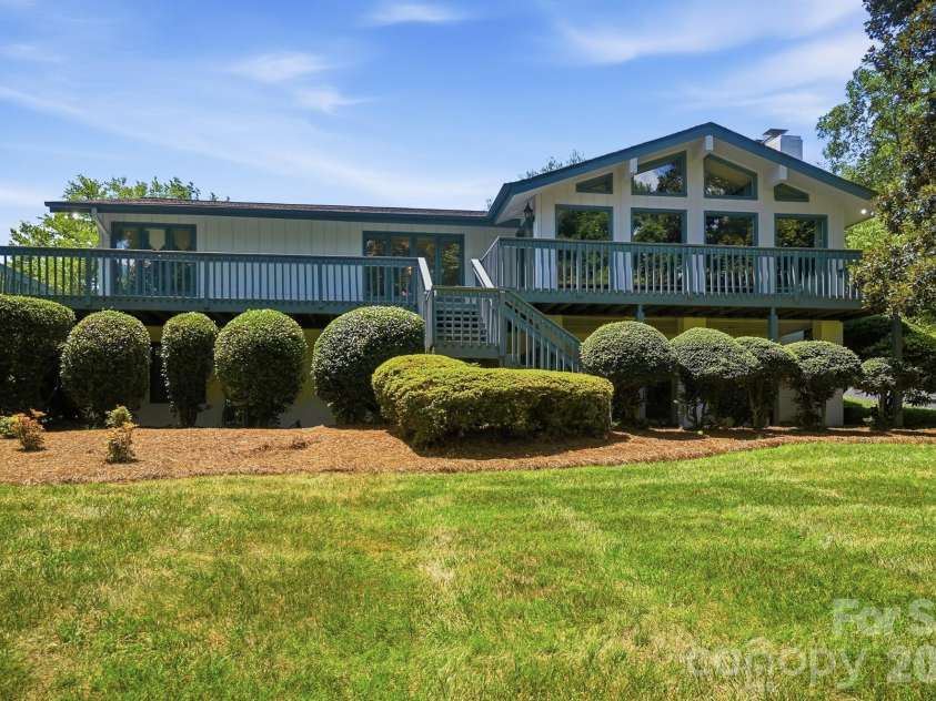 1507 Heatherloch Drive, Gastonia, NC 28054.  MLS# CAR4402680, YatesRealty ID 36658. 