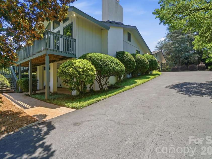 1507 Heatherloch Drive, Gastonia, NC 28054.  MLS# CAR4402680, YatesRealty ID 36658. 