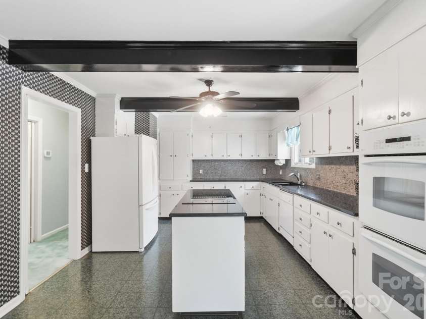 1507 Heatherloch Drive, Gastonia, NC 28054.  MLS# CAR4402680, YatesRealty ID 36658. 