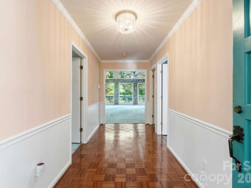 1507 Heatherloch Drive, Gastonia, NC 28054.  MLS# CAR4402680, YatesRealty ID 36658. Entry Foyer