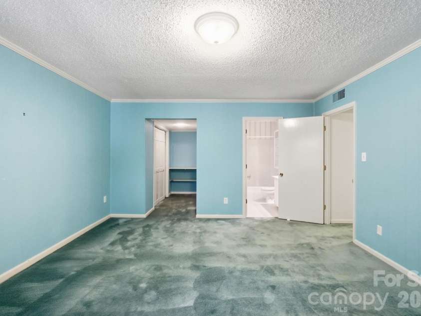 1507 Heatherloch Drive, Gastonia, NC 28054.  MLS# CAR4402680, YatesRealty ID 36658. Lower Level Bedroom 2