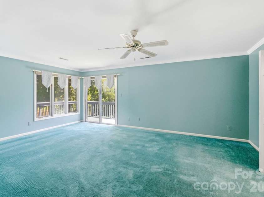 1507 Heatherloch Drive, Gastonia, NC 28054.  MLS# CAR4402680, YatesRealty ID 36658. Primary Bedroom