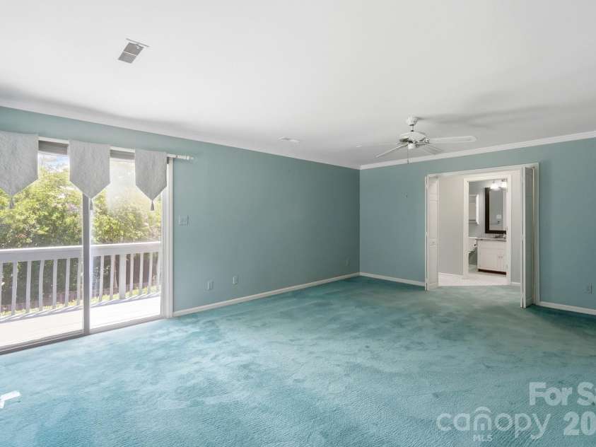 1507 Heatherloch Drive, Gastonia, NC 28054.  MLS# CAR4402680, YatesRealty ID 36658. Primary Bedroom