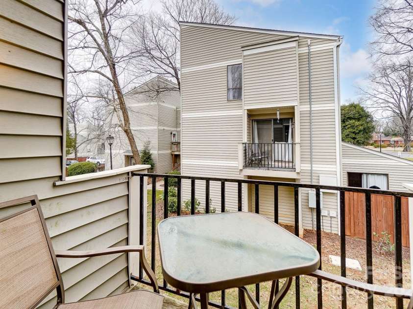 1605 Merry Oaks Road, Charlotte, NC 28205.  MLS# CAR4218519, YatesRealty ID 3666. 