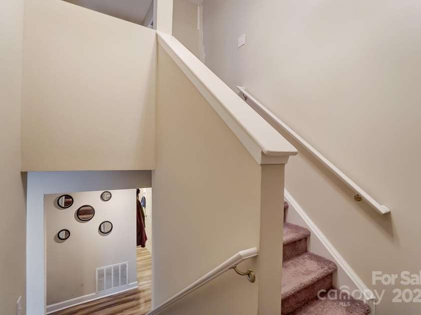 1605 Merry Oaks Road, Charlotte, NC 28205.  MLS# CAR4218519, YatesRealty ID 3666. 