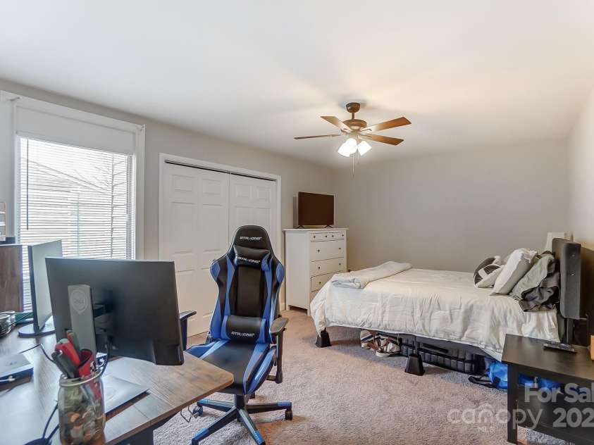 1605 Merry Oaks Road, Charlotte, NC 28205.  MLS# CAR4218519, YatesRealty ID 3666. 