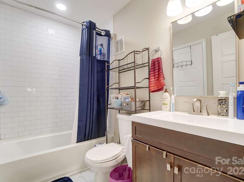 1605 Merry Oaks Road, Charlotte, NC 28205.  MLS# CAR4218519, YatesRealty ID 3666. 