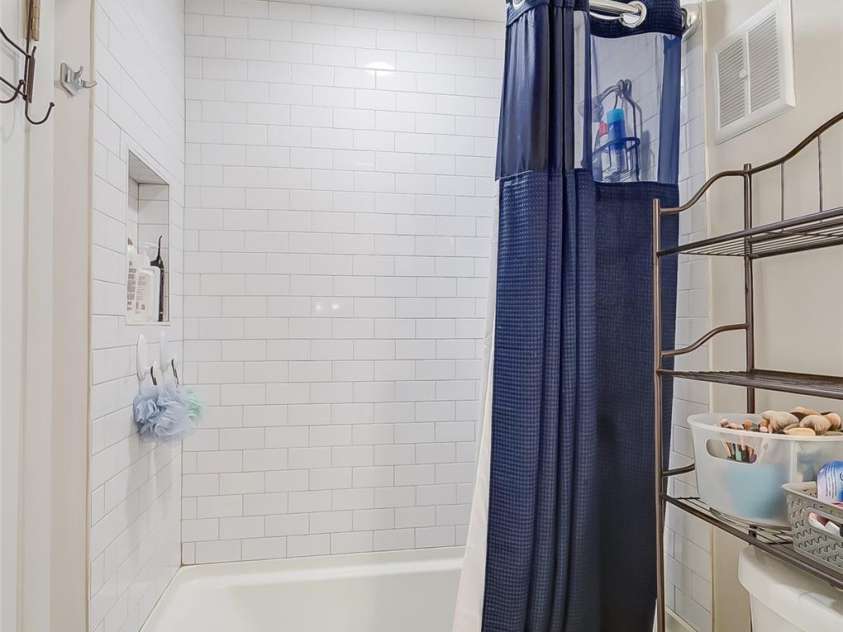 1605 Merry Oaks Road, Charlotte, NC 28205.  MLS# CAR4218519, YatesRealty ID 3666. 