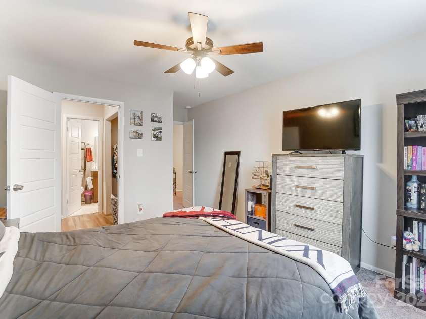 1605 Merry Oaks Road, Charlotte, NC 28205.  MLS# CAR4218519, YatesRealty ID 3666. 