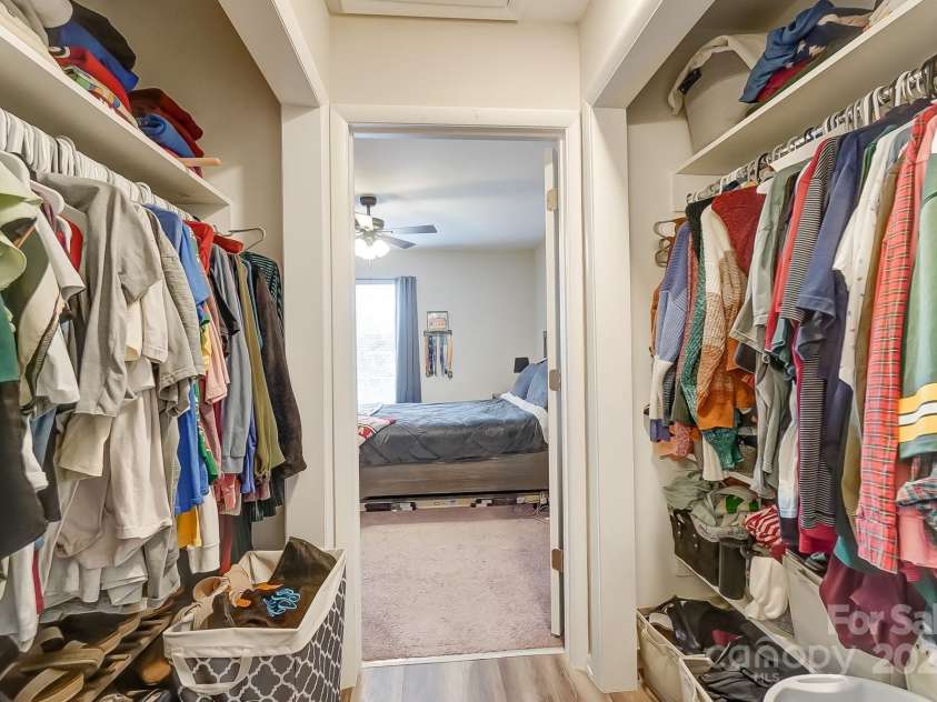 1605 Merry Oaks Road, Charlotte, NC 28205.  MLS# CAR4218519, YatesRealty ID 3666. 