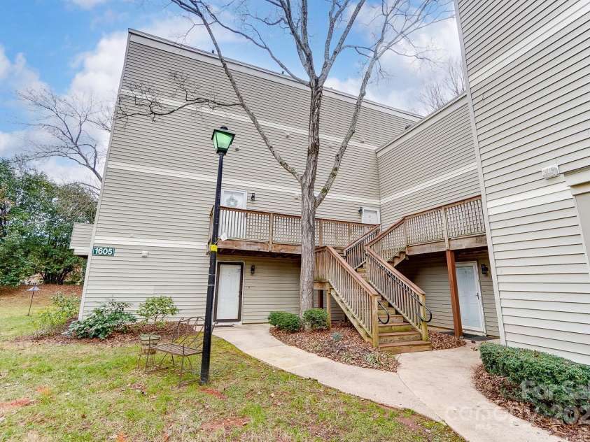 1605 Merry Oaks Road, Charlotte, NC 28205.  MLS# CAR4218519, YatesRealty ID 3666. 