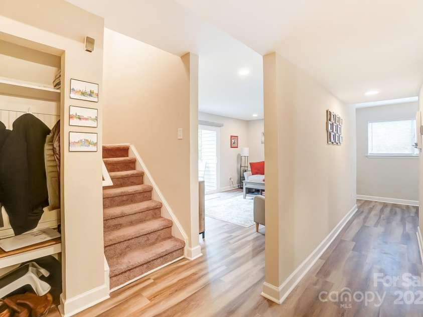 1605 Merry Oaks Road, Charlotte, NC 28205.  MLS# CAR4218519, YatesRealty ID 3666. 