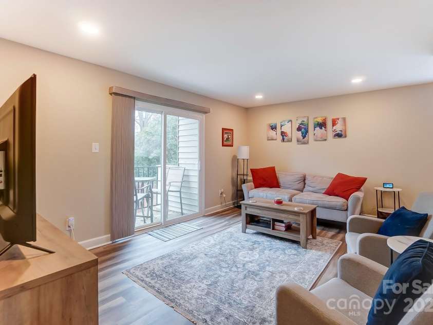 1605 Merry Oaks Road, Charlotte, NC 28205.  MLS# CAR4218519, YatesRealty ID 3666. 