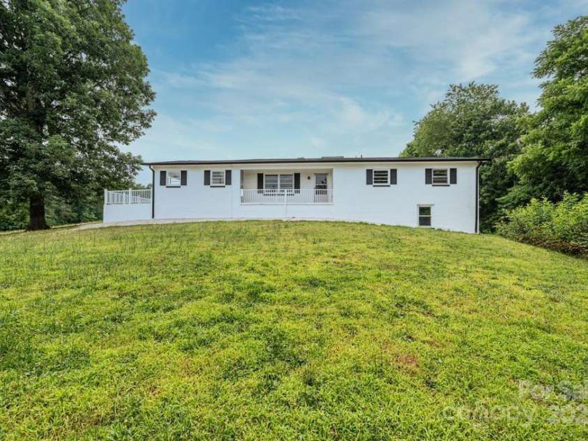 3398 Shamrock Heights, Hudson, NC 28638.  MLS# CAR4332297, YatesRealty ID 3666. 